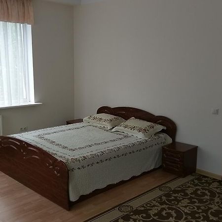 Sviatoshyn Aparthotel 키예프 외부 사진