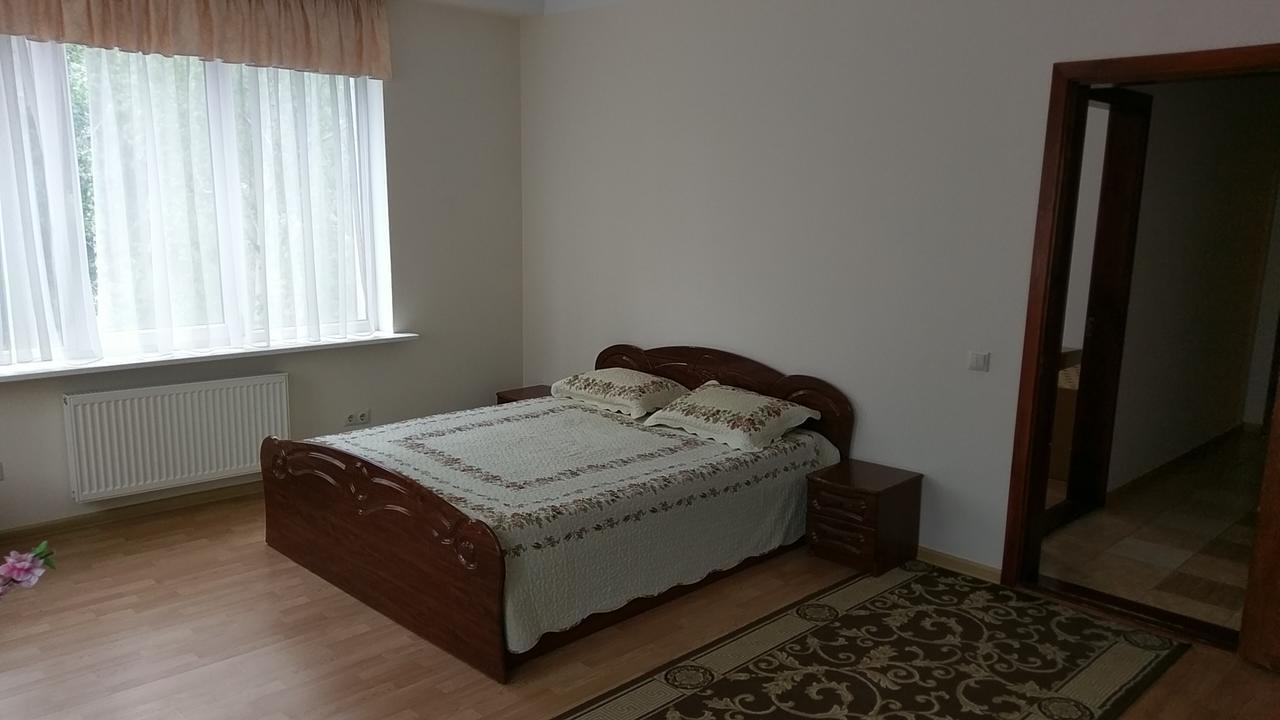 Sviatoshyn Aparthotel 키예프 외부 사진