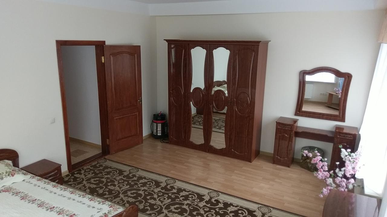 Sviatoshyn Aparthotel 키예프 외부 사진